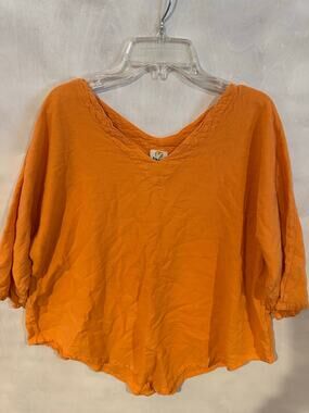Lot of 4 Abaca cotton tops size 3.